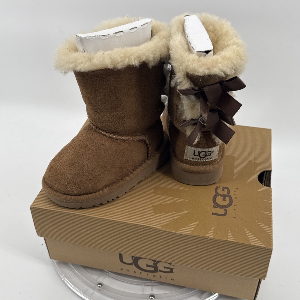 UGG Bailey Bow Toddler-Sized Boots Sz 6 New With Box